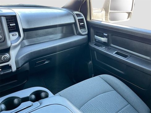 Used 2024 RAM 3500 Tradesman w/ Chrome Appearance Group image 21