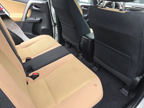 Used 2016 Toyota RAV4 XLE w/ Convenience Package FWD image 8