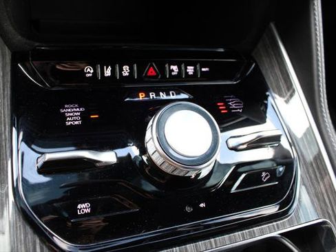 Certified 2022 Jeep Wagoneer Series III image 27