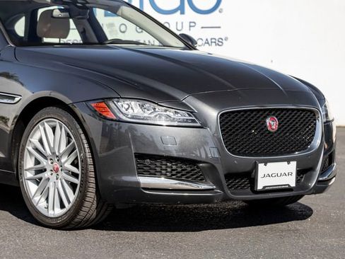 Used 2017 Jaguar XF Prestige image 5