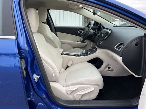 Used 2015 Chrysler 200 Limited image 35