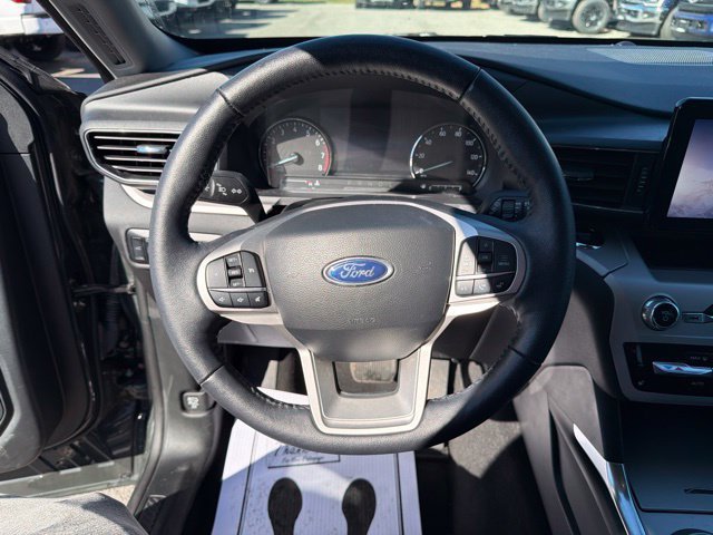 Used 2024 Ford Explorer XLT w/ Equipment Group 202A AWD/4WD image 23
