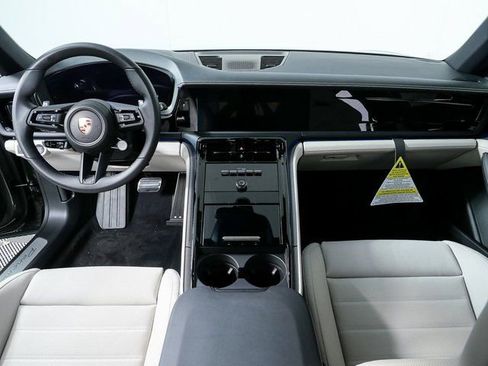 New 2026 Porsche Panamera 4 image 14
