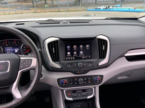 Certified 2022 GMC Terrain SLE w/ Driver Convenience Package image 6