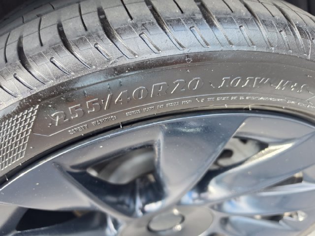 Used 2024 Tesla Model Y 2WD image 18