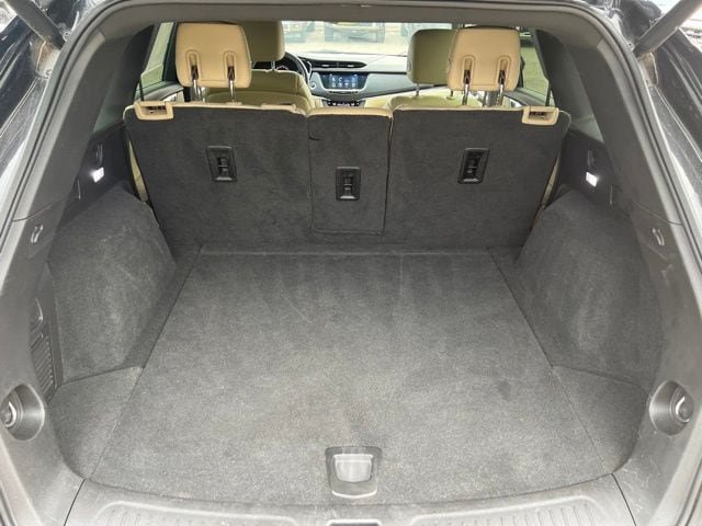 Used 2017 Cadillac XT5 FWD image 11