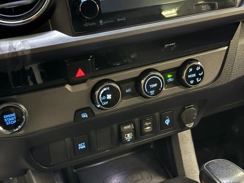 Used 2018 Toyota Tacoma TRD Sport RWD image 18