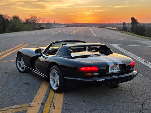Used 1996 Dodge Viper RT/10 RWD image 2