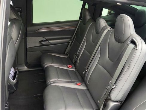 Used 2024 Tesla Model X image 25