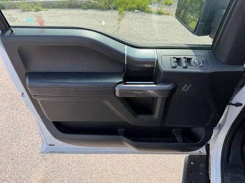Used 2016 Ford F150 XLT w/ Equipment Group 302A Luxury AWD/4WD image 9