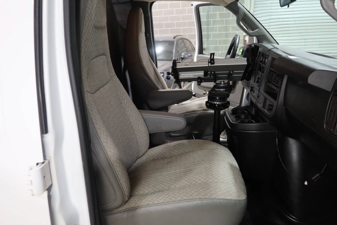 Used 2021 Chevrolet Express 2500 RWD image 13