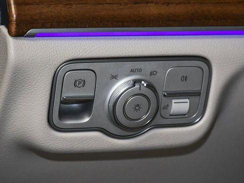 Used 2024 Mercedes-Benz GLE 350 4MATIC image 19