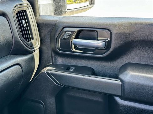 Used 2022 Chevrolet Silverado 2500 Custom w/ Custom Convenience Package image 22