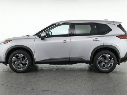 Used 2025 Nissan Rogue SV image 5