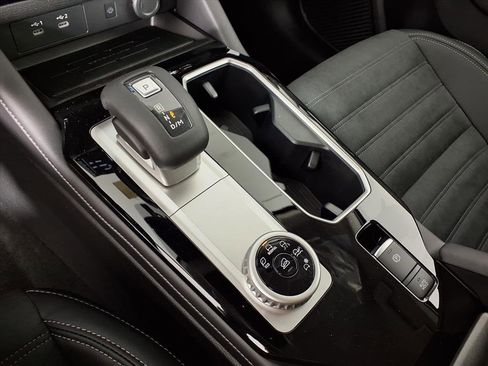 New 2025 Mitsubishi Outlander SE image 18