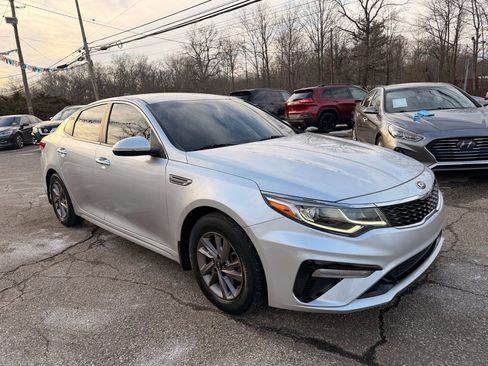 Used 2020 Kia Optima LX image 9