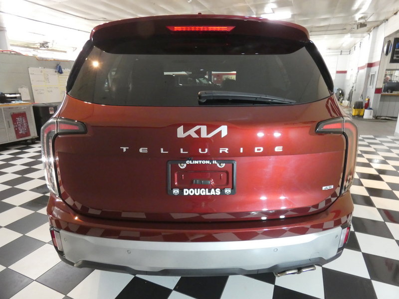 Used 2023 Kia Telluride AWD image 5