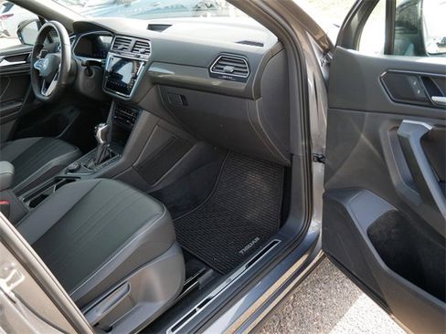 Certified 2024 Volkswagen Tiguan SE R-Line image 20