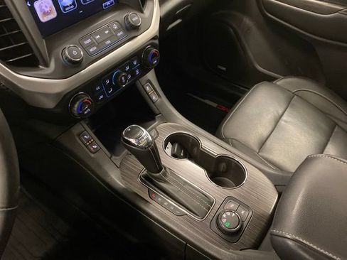 Used 2017 GMC Acadia SLT w/ LPO, Cargo Package AWD/4WD image 13
