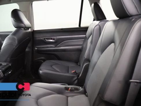 Certified 2024 Toyota Grand Highlander AWD image 33
