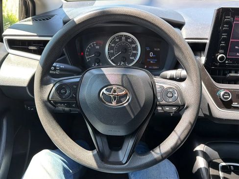 Used 2022 Toyota Corolla LE FWD image 10