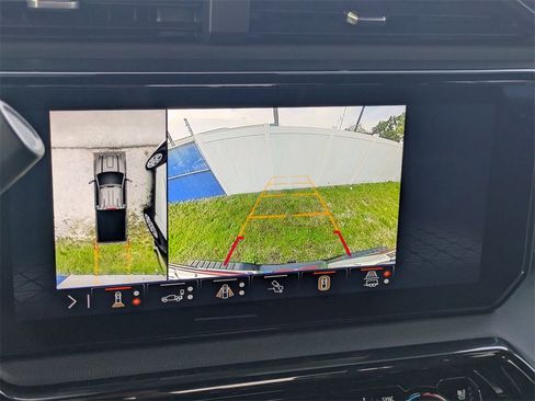 Used 2024 GMC Sierra 2500 AT4 image 21