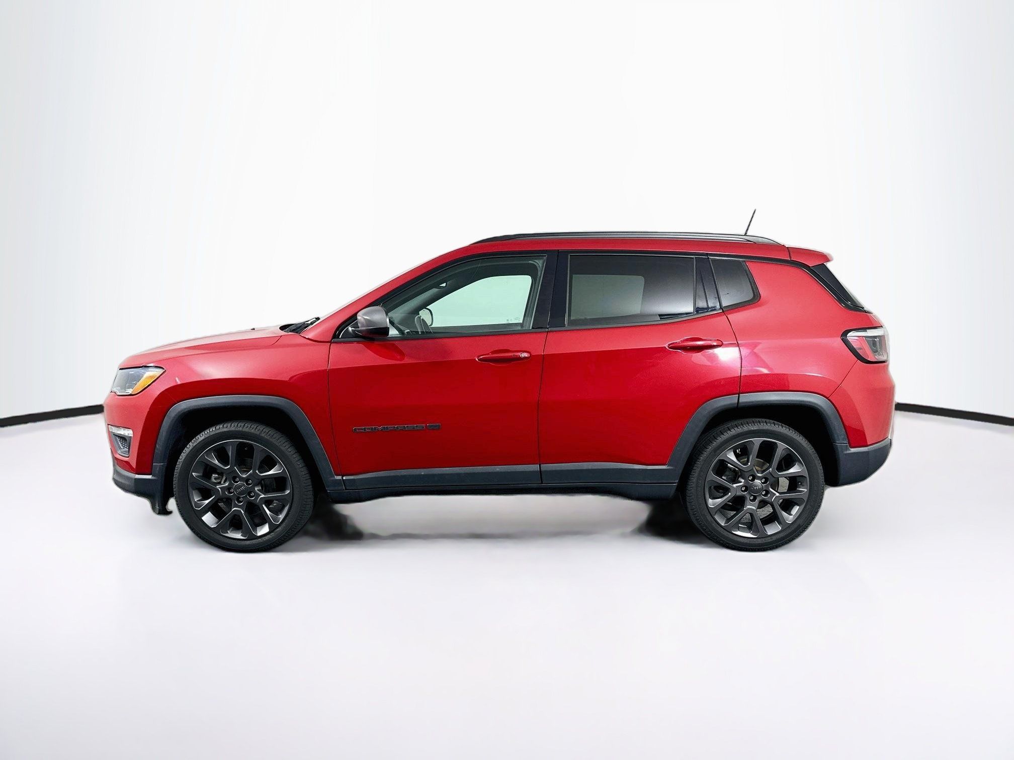 Used 2021 Jeep Compass Latitude w/ Sun and Sound Group FWD image 4