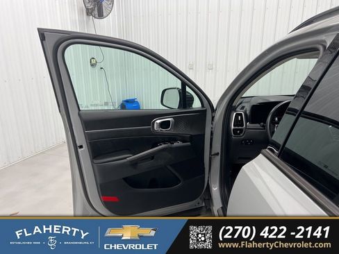 Used 2022 Kia Sorento SX image 8