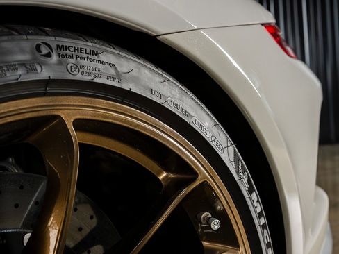 Used 2018 Porsche 911 GT3 RWD image 12