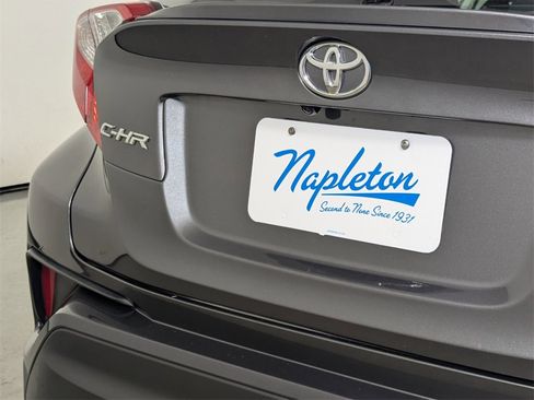 Used 2021 Toyota C-HR LE image 8