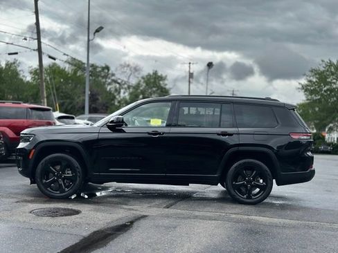Used 2023 Jeep Grand Cherokee L Limited w/ Black Appearance Package AWD/4WD image 2