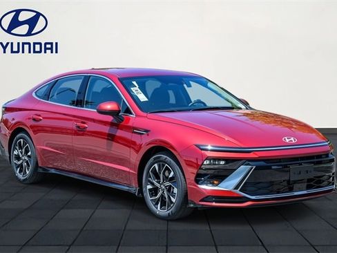New 2025 Hyundai Sonata SEL image 2