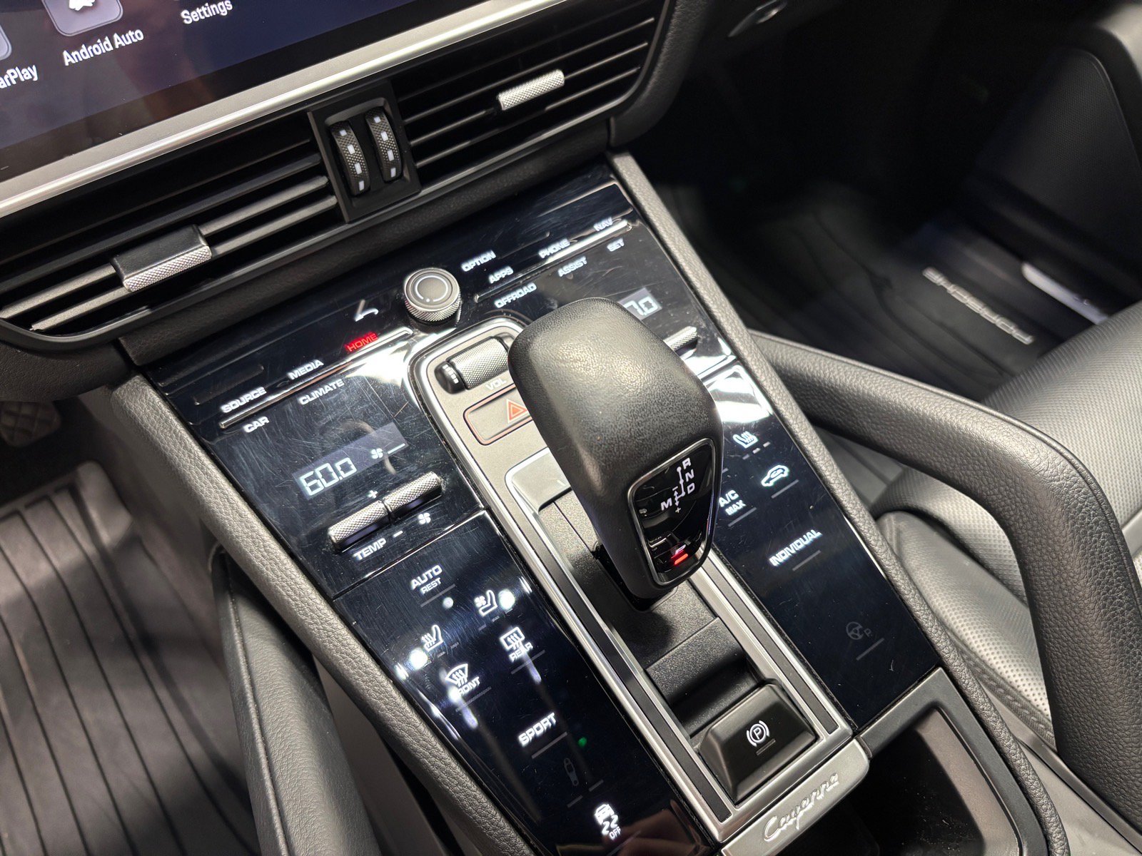 Used 2023 Porsche Cayenne Platinum Edition AWD/4WD image 14