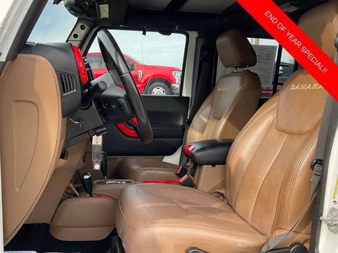 Used 2015 Jeep Wrangler Unlimited Sahara w/ Connectivity Group image 10
