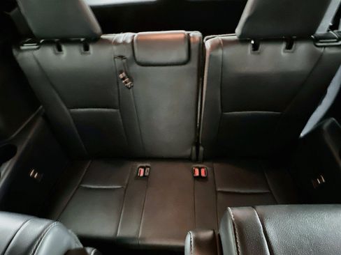 Used 2025 Toyota Highlander XSE AWD/4WD image 30