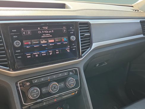 Used 2022 Volkswagen Atlas SE image 30