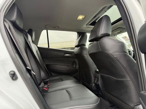 Used 2024 Toyota Corolla Cross XLE image 18