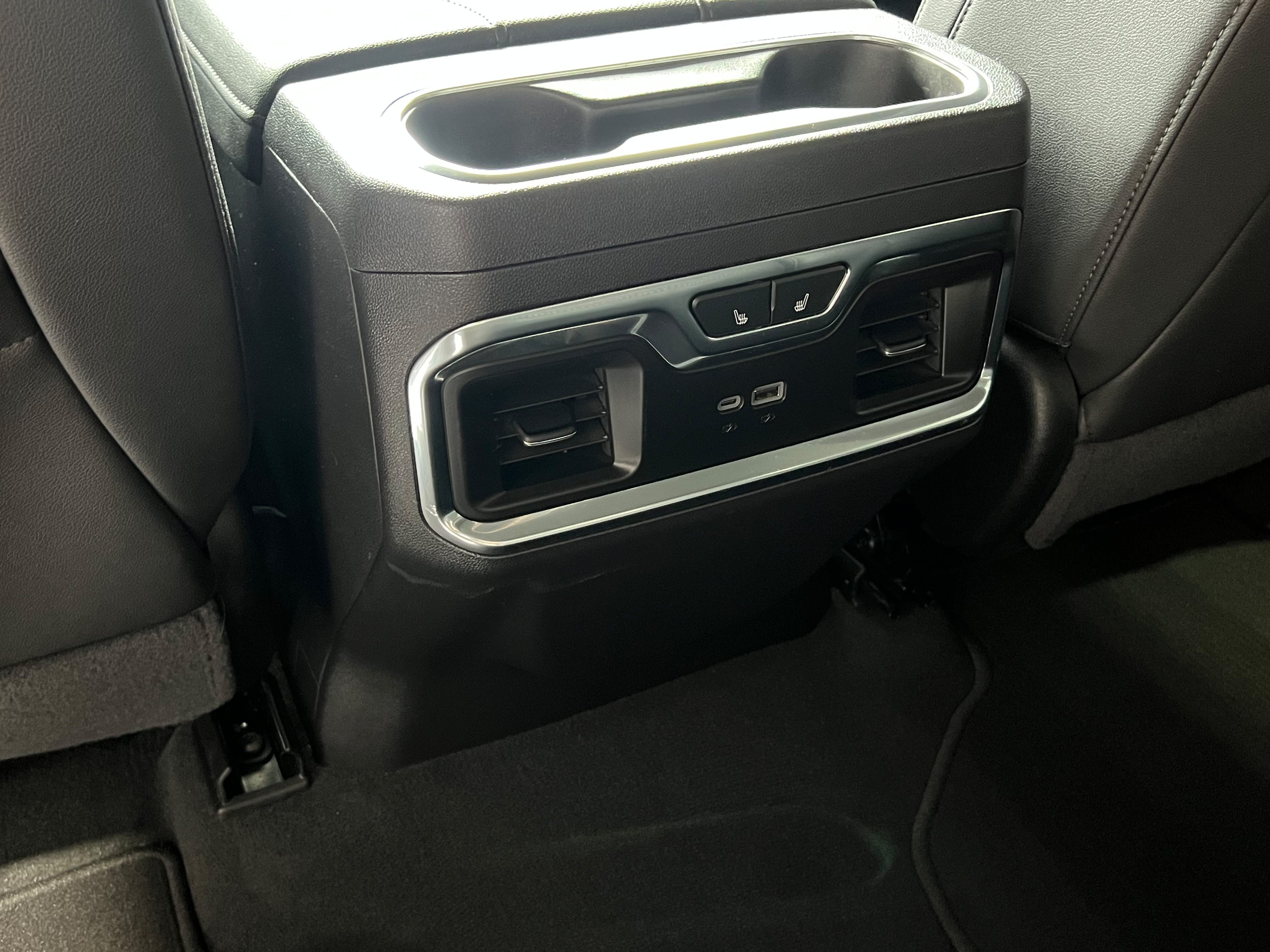 Used 2024 GMC Sierra 1500 SLT AWD/4WD image 26