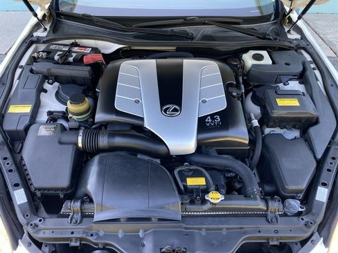 Used 2005 Lexus SC 430 Convertible RWD image 36