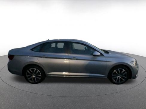 Used 2025 Volkswagen Jetta SE image 16
