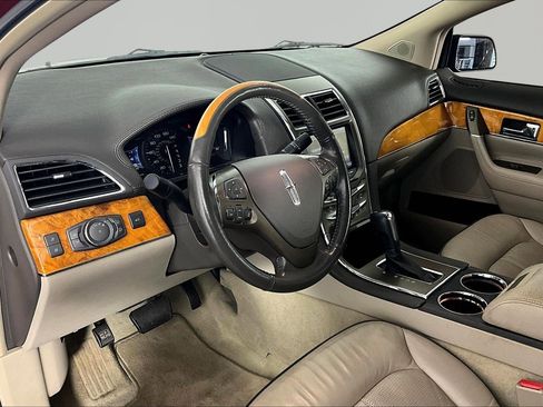 Used 2013 Lincoln MKX FWD image 16