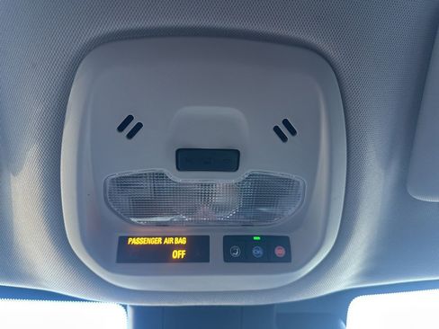 Used 2024 Chevrolet Trax LS w/ LS Convenience Package image 17