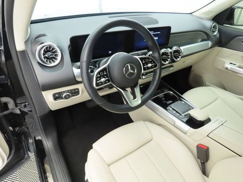 Used 2022 Mercedes-Benz GLB 250 image 9