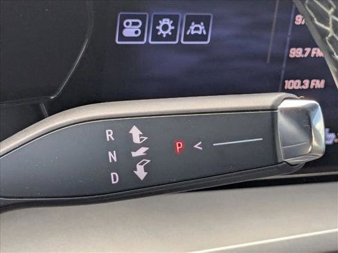 Used 2024 Chevrolet Traverse LT image 11