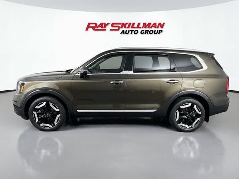 Used 2025 Kia Telluride S FWD image 4