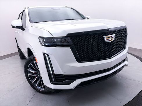 Used 2022 Cadillac Escalade Sport Platinum AWD/4WD image 3