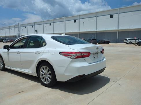 Used 2020 Toyota Camry LE w/ Convenience Package FWD image 7
