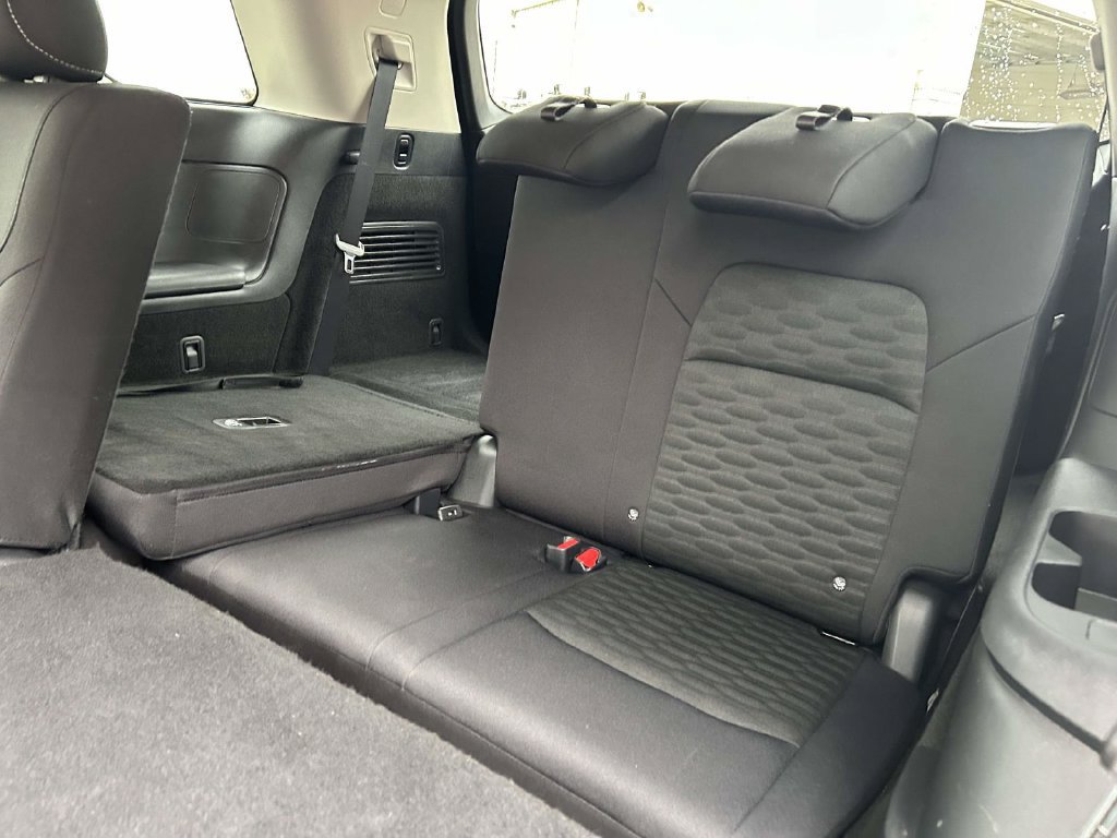 Used 2025 Nissan Pathfinder SV AWD/4WD image 10