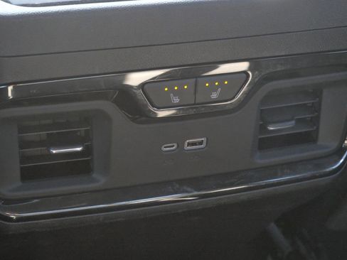 Used 2023 GMC Sierra 1500 AT4 w/ AT4 Premium Package image 33