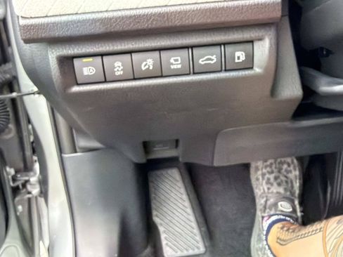 Used 2025 Toyota Camry XLE w/ Premium Plus Package FWD image 29